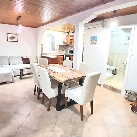 Hellenes House * Lefkada City