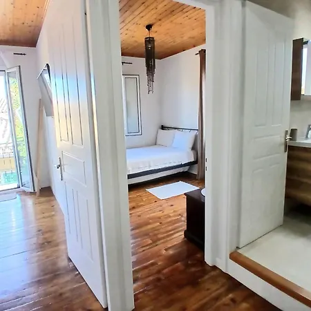 Hellenes House Апартаменты