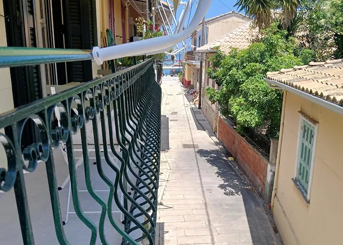 דירה Hellenes House